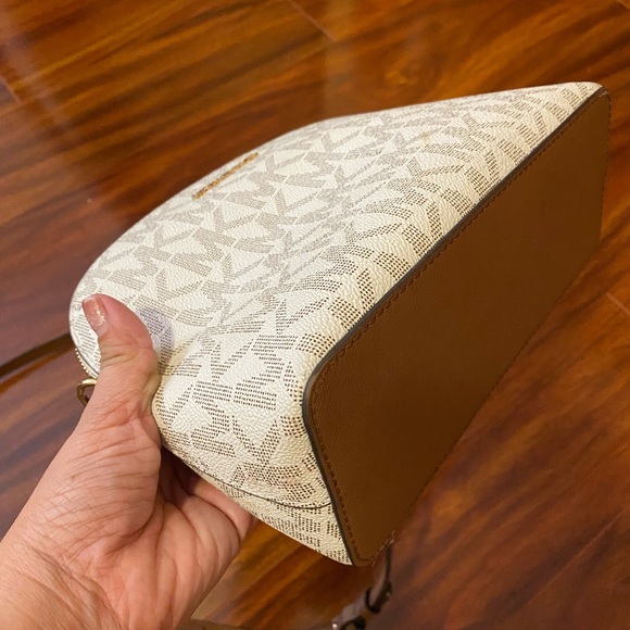 Michael Kors Cream and Tan with Gold accents Crossbody Bag 10”x8” - Picture 10 of 13